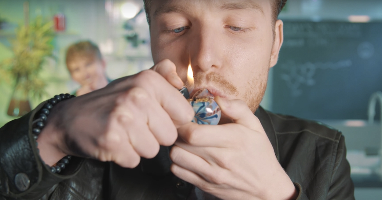 Afbeelding van Drugslab - Bastiaan rookt wiet